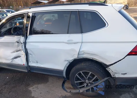 2021 Volkswagen Tiguan 2.0T Se/2.0T Se R-Line Black/2.0T Sel from USA, damaged, VIN 3VV2B7AX4MM057684